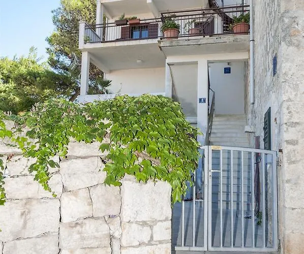 Katija Apartament Postira