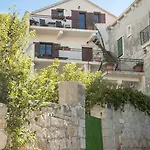 דירה Katija